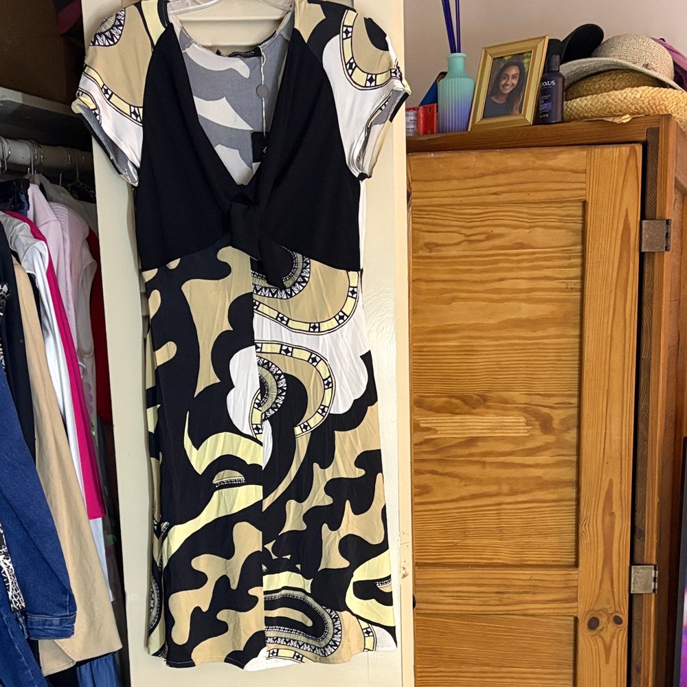 Chic Black and Cream Midi Dress